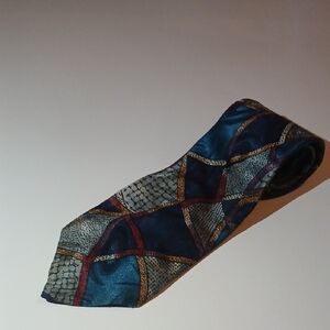 Stylish Blue and Red Patterned Tie